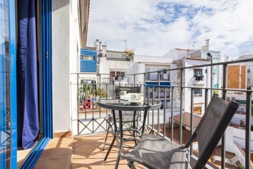 Three-Bedroom Apartment with Balcony