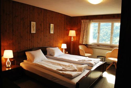  Rooms with Private bathrooms, Pension in Saas