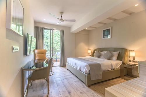 Winter Green Premium Room with Pool View room in The Fern Residency Goa Calangute
