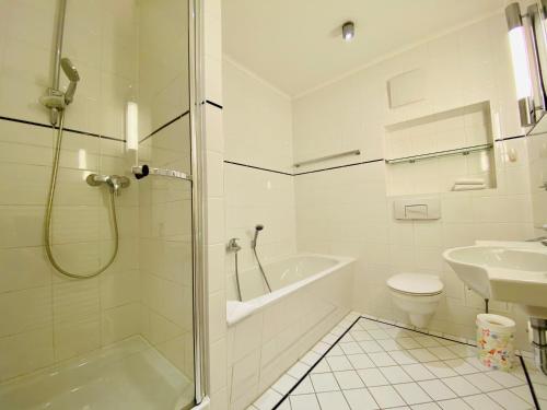 One-Bedroom Apartment image 7