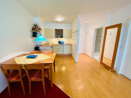 One-Bedroom Apartment image 6