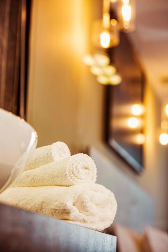 Executive Suite image 10