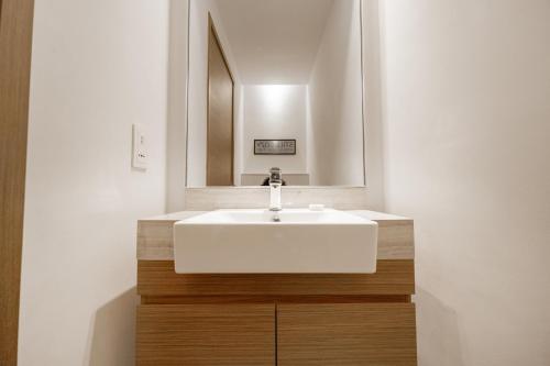 FAM Living - City Walk - image 11