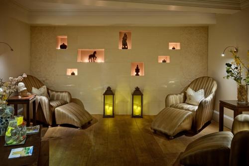 Ellenborough Park - image 11