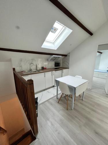 F3 au grenier d'une maison - Location saisonnière - Massy