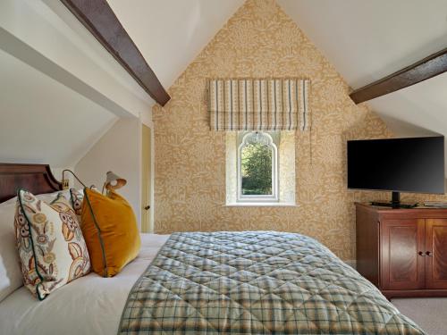 Ellenborough Park - image 3
