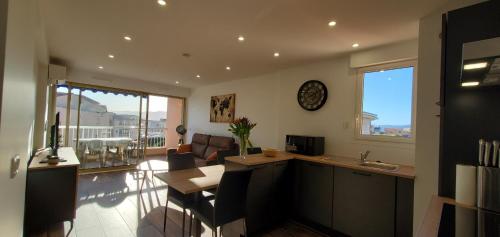 Shared lounge/TV area, Frejus Plage Le Mediterranee, Magnifique T2, 38m2, in Frejus