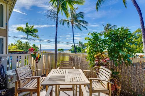 Kailua-Kona Vacation Rental - Walk to Beach!