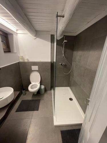 CABANA DIN GROAPA FRUMOASA - image 8