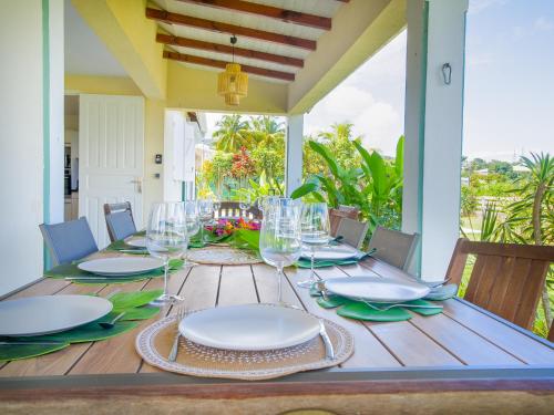 Maison Oneway avec Piscine, jardin, barbecue in ซานต์ โรเซ