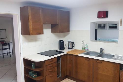 Facilities, grand Appartement climatise avec terrasse et parking near La Maison Waucheul