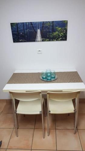 Facilities, grand Appartement climatise avec terrasse et parking near La Maison Waucheul