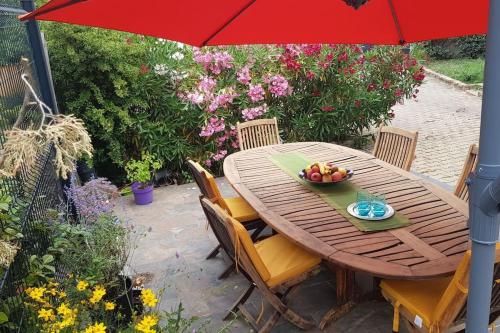 Facilities, grand Appartement climatise avec terrasse et parking near La Maison Waucheul