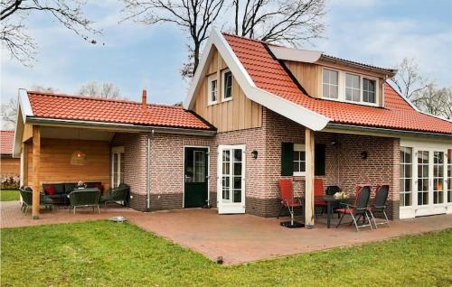 Awesome Home In Hoge Hexel With 3 Bedrooms, Sauna And Wifi
