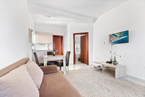 Apartment with Sea View image 10