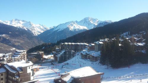 Superbe appartement en résidence skis aux pieds - Location saisonnière - Courchevel