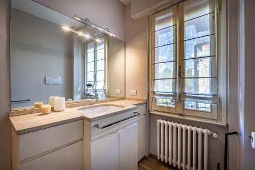 YiD Penthouse on Florence River with parking