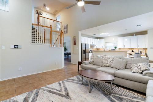 Exquisite Luxury Home Near Sea World, San Antonio - San Antonio, TX