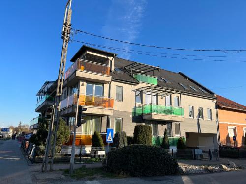 Azúr Ház Kamilla Apartman (Azur Haz Kamilla Apartman) in 瓦德柯爾特