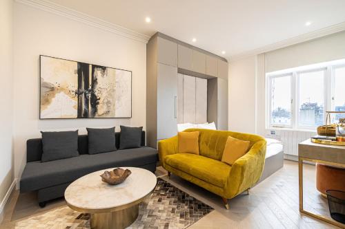 Luxury Apartments Near Harrods and the Science Museum, London