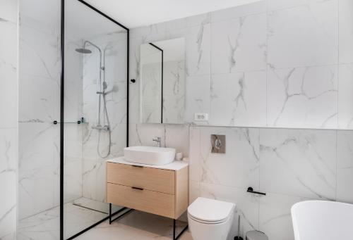 Lazure Hotel & Marina - image 5