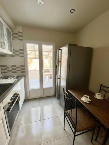 Maison face à la cité 2