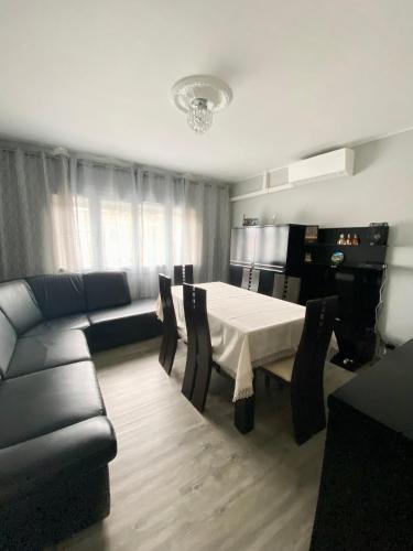 Maison face à la cité 4