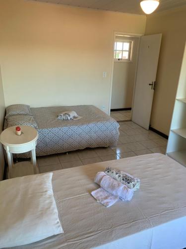 Triple Room with Pool View image 6