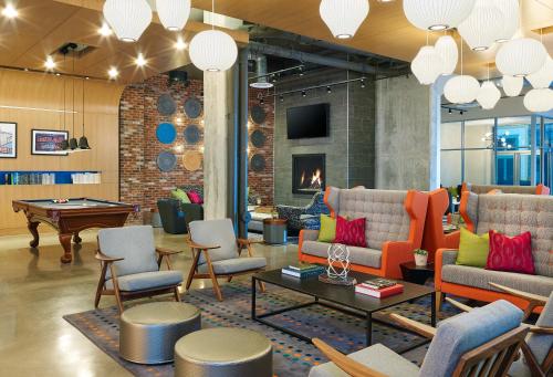 Aloft Louisville Downtown - image 6