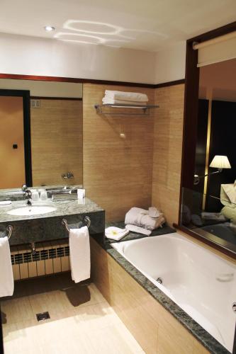 Superior Double Room Hotel Can Xiquet 16