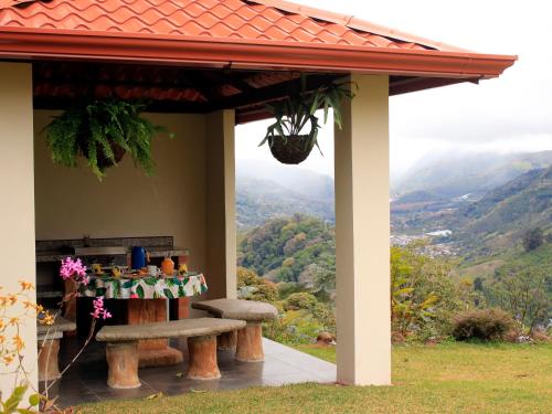 Casa Sofia, a Gem Close to Orosi Thermal Pools! in 卡塔戈