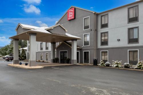 Red Roof Inn & Suites Bloomsburg - Mifflinville