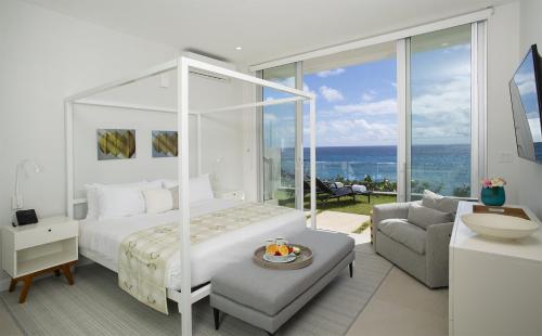 Azura Bermuda photo 3