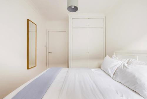 Cool, Quiet Notting Hill 2 BED APT