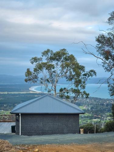 Mount Rumney Escapes - 5 Seaview Kangaroo House