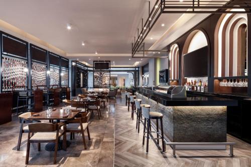 439251126 Marriott Panama Hotel - Albrook