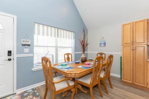 *4BR 2BA N Shore Hidden Retreat* in Roscommon, USA