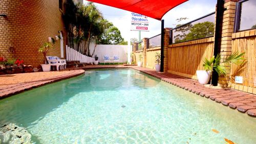 B&B Tweed Heads - Tweed Harbour Motor Inn - Bed and Breakfast Tweed Heads