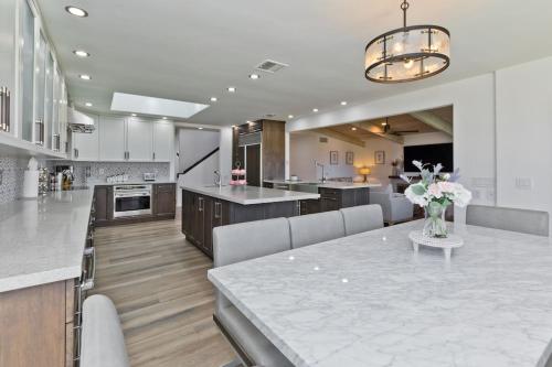 Big Horn Desert Estate Luxury Smarthome - Amazing Pool & Game Room! in 기타