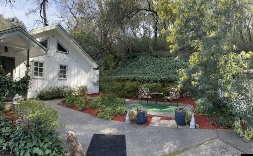 Foothill House - 정원