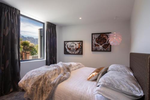 Ivy Box Art Gallery Apartment - image 10
