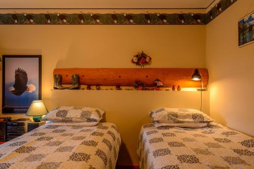 PineWood Guesthouse in Peachland, Canada