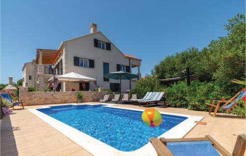 Awesome Home In Lumbarda With 6 Bedrooms, Jacuzzi And Outdoor Swimming Pool - Lumbarda