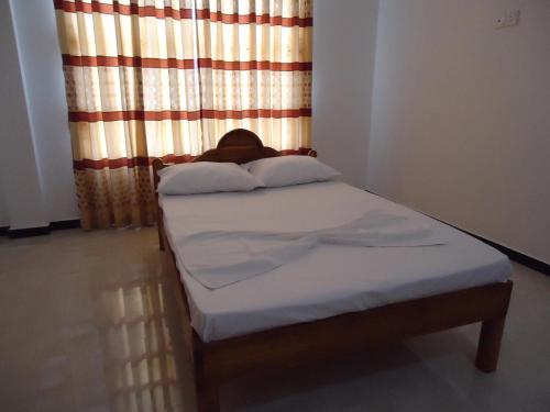 Standard Double Room with Fan image 4
