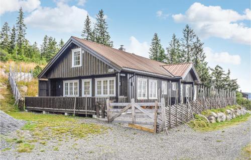 Amazing home in Sjusjen with 4 Bedrooms, Sauna and WiFi - Sjusjøen