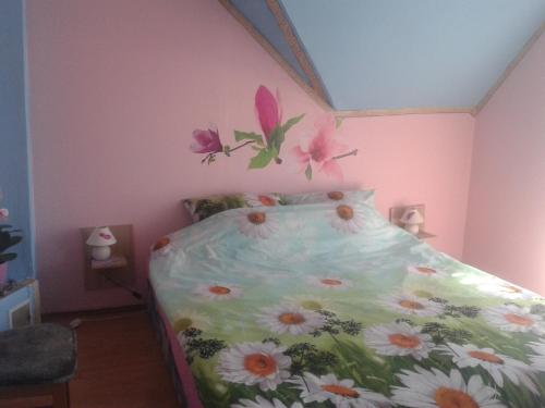 1 king bed, 1 sofa bed