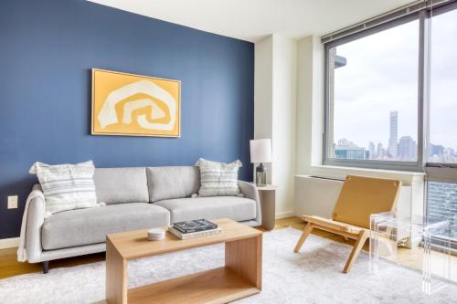 LIC 1BR w WD Elevator Doorman nr E River NYC-852 in New York, USA