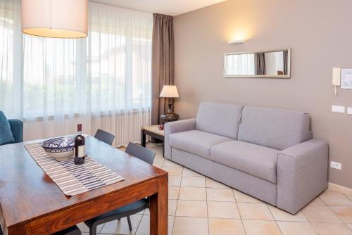 One-Bedroom Apartment image 3