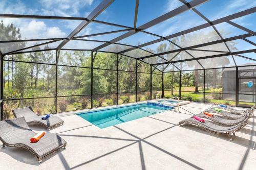Spacious luxury Villa - South Facing Pool & SPA - near Walt Disney World Orlando in Davenport, USA