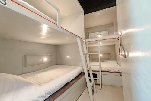 1 twin bed